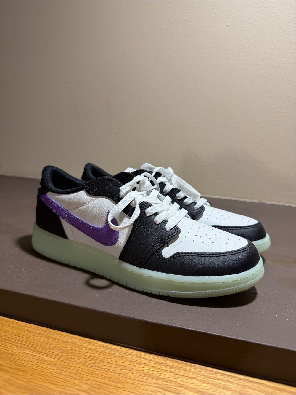 (7Y/8.5W)Jordan Low-Top Sneakers in White, Black & Purple (Glow in the Dark)